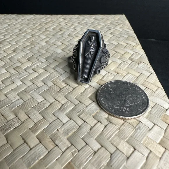 Vampire Coffin Skull Ring Unique High Quality Stainless Steel‎ Ring. - Picture 5 of 7